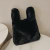 Bolso de Mujer Primavera y Verano Bolso Pequeño Nuevo Bolso de Moda Tendencia Nicho Ins Felpa Terciopelo Bolso de Mano Versátil Bandolera Bolso de Felpa