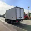 Camión refrigerado totalmente eléctrico con caja de aislamiento integrada, sistema de refrigeración eficiente y conservación a temperatura constante para la entrega urbana de alimentos frescos