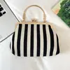 Bolsa de Mão Listrada para Mulheres Verão 2026 Nova Bolsa da Moda Tendência Bolsa de Corrente de Nicho com Concha Bolsa Transversal Color-Blocking