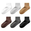 Meias curtas masculinas 100% algodão, antibacterianas e resistentes a odores, adequadas para usar com sapatos de couro; meias curtas masculinas, meias sociais, respiráveis, atacado de Zhuji