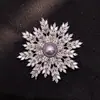 Broche de Floco de Neve Brilhante, Alto Padrão, Feminino, Corsage de Pérola Versátil, Luxo Leve, Design de Nicho, Alfinete Único, Acessório de Roupa