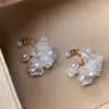 Brincos de Tarraxa Acrílicos Pérola Brilhante Elegantes Estilo Francês Retrô Parecendo Fadas Leve Luxo Moda de Ponta Versáteis para Mulheres