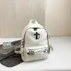 2025 Mochila Nueva Estilo Punk para Mujer Mochila Cruzada para Mujer Bolsa Casual para Mujer de Gran Capacidad Mochila con Remaches Moderna