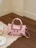 Nova Bolsa de Motocicleta com Rebites Bolsa da Moda para Garotas Bolsa de Mão Retro de Alta Qualidade Francesa Bolsa Almofada Bolsa de Ombro Único Transversal