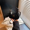 Bolso Cruzado de Lujo Ligero Estilo Francés Transfronterizo para Niñas, Bolso de Mano Mini Plegado de Nicho, Nuevo Bolso Cruzado de Hombro Único Ins Luna