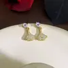 Brincos Pequenos e Fragrantes em Forma de Leque Estilo Coreano, Elegantes e Sofisticados, Novos Brincos Populares para Mulheres, Brincos de Design de Nicho por Atacado