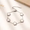 Pulseira de Aço Titânio Trevo de Cinco Folhas Estilo Europeu e Americano, Pulseira Feminina de Luxo Leve de Alta Qualidade, Não Desbota, Joia Fashion, Distribuição Transfronteiriça