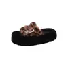 Chinelos fofos femininos 2026 nova moda outono e inverno sapatos casuais versáteis, sapatos femininos de sola grossa estilo faculdade, modernos para usar ao ar livre