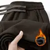 Tendência da Moda Outono e Inverno Masculina Versátil com Caimento Plus Velvet Calças Esportivas Masculinas Adolescentes Veludo Cotelê Grosso Calças de Pernas Largas