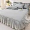 Estilo Novo Fresco de Verão 2026 Jogo de Cama com Saia de Cama com Borda de Renda, Jogo de Cama de Feijão de Gelo Três Peças