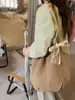 Moda Nova Outono 2026 Transfronteiriça Design de Nicho Bolsa de Mão Floral Fofa Bolsa Tote de Ombro de Grande Capacidade