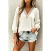 Roupas femininas plus size transfronteiriças, top branco de chifon casual com decote V de renda vazada e mangas bufantes texturizadas para mulheres