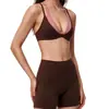 Nuevo traje deportivo bicolor para mujer, a prueba de impactos, de soporte, transpirable, sujetador deportivo y shorts de yoga de dos piezas falsos