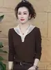 Nova moda de outono, T-shirt de renda com decote V e manga longa para mulheres, esconde a barriga, emagrece, rejuvenesce, estiloso, versátil, top casual da moda