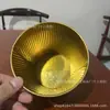 Venda direta da fábrica de pequenos baldes de metal de ferro galvanizado com listras verticais douradas em estilo pastoral para decoração de jardim e mini vasos de flores