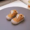 Nuevos estilos de primavera y otoño de zapatos casuales y cómodos de estilo coreano para caminar para niños y niñas, diseñados para bebés y niños pequeños, con suelas suaves para evitar que pateen, adecuados para edades de 1 a 3 años.