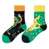 Calcetines originales de moda infantil AB color asimétrico dibujos animados longitud media otoño e invierno caramelos lindos calcetines de algodón para niños y niñas