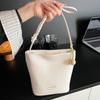 Bolsa Pequena Simples Retrô para Mulheres 2026 Nova Moda Bolsa de Ombro de Braço Design de Nicho Elegante Bolsa Transversal Tipo Balde