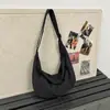 Bolsa de Lona Casual Simples Leve Estilo Japonês Feminina Grande Capacidade Transversal de Alça Larga Versátil Tendência Bolsa Meia-Lua Bolinho Novo Estilo
