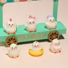 Boneca de Resina de Pintinho Bege Estéreo de Desenho Animado DIY Cola de Chantilly Carro Desktop Chaveiro Pingente Enfeites Acessórios