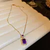 Colar com Cruz e Pedras Anel Brincos Conjunto de Três Peças Feminino Nicho Design de Alto Padrão Conjunto de Joias Atacado Tendência