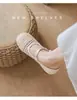 Sapatos Femininos Internos de Couro Genuíno Francês 2026 Novo Estilo Trançado Vazado Respirável Versátil com Saias Solado Macio Sapatos de Uma Sola Sapatos de Uma Sola Vazados