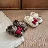 Zapatos Peludos de Moda para Niñas con Algodón Adicional para Calidez Zapatos de Algodón 2026 Otoño/Invierno Nuevas Llegadas Zapatos de Princesa con Moño para Bebé Venta al por Mayor