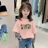 Nova Camiseta Top de Manga Longa Color Block de Algodão Puro para Primavera e Outono para Meninos e Meninas, Camiseta Base Estilosa Falsa de Duas Peças