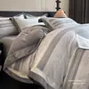 Juego de Cama de Felpa de Leche de Alta Calidad Juego de Cuatro Piezas Terciopelo Tallado Espesado Felpa de Doble Cara Sábana de Cama de Terciopelo Totalmente Mate Invierno Juego de Tres Piezas