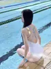 Traje de baño para mujer de alta gama 2025 nuevo estilo hermoso piscina especial traje de baño de competición streamer mariposa ligeramente gordo talla grande