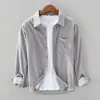Camisa Masculina de Veludo Cotelê de Manga Longa Outono 2026 Camisa Japonesa Solta de Cor Sólida Camisa Jaqueta Casual Retrô para Jovens