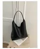 Fábrica de Fontes de Sacolas para E-commerce Transfronteiriço Bolsa Tote de Couro Macio Tecido Nova Bolsa de Mão de Grande Capacidade