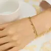 Pulsera de Acero de Titanio de Lujo Ligero para Mujer, Pulsera Versátil de Moda de Gama Alta de Nicho de Lujo Ligero para Mujer de Acero Inoxidable con Circonita de Cinco Flores