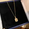 Colar Pingente Estrela Quadrada de Zircônia Banhado a Ouro 18K Corrente de Clavícula Versátil para o Dia a Dia Colar de Luxo Leve com Toque de Alta Qualidade