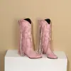 Otoño 2023 Botas de cuero casuales de punta para mujer con remaches, botas de moda tipo manga, botas con flecos, zapatos de tacón bajo para mujer, fabricantes, venta al por mayor