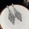 Brincos de Pino Prata com Pingente Oval de Diamante Moda Europeia e Americana para Mulheres Brincos Exagerados Versáteis Brincos de Luxo Leve Sentido de Nicho de Alta Qualidade