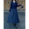Vestido de tirantes a cuadros para mujer talla grande Conjunto de dos piezas para mujer 2025 Otoño Nuevo Top de punto de manga larga para tallas grandes