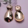 Pendientes Exagerados Europeos y Americanos de Plisados Geométricos Forma de Gota Pendientes Metálicos Asimétricos de Moda Pendientes Personalizados de Moda