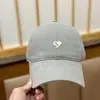 Nueva Gorra de Béisbol Bordada con Corazón de Tela Suave para Mujer, Estilo Versátil Casual para Parejas, Gorra Visera Adelgazante para Hombres