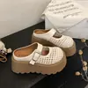 Chinelos Tecidos Vazados de Bico Fechado para Mulheres, Novo Estilo Primavera/Verão, Sapatos Mary Jane de Tira Única com Solado Grosso, Sandálias Perfuradas de Calçar