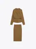 Estilo de Verano Nuevo 2025 Estilo Europeo y Americano Casual Chaqueta de Solapa de Manga Larga con Cinturón + Falda Recta de Punto Elástica Ajustada