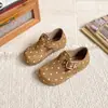 Sapatos Birkenstock Retrô Infantis 2026 Nova Coleção Primavera/Outono Sapatos Casuais de Couro com Tira de Fivela para Meninas Sapatos Individuais Versáteis de Solado Macio