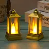 Lámpara de aceite mini pequeña de Navidad, lámpara de vela electrónica LED, linterna pequeña retro, adornos, diseño creativo para ambiente de fiesta