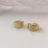 Pendientes con hebilla de oreja de metal con forma de C ensanchada para mujer, estilo Hong Kong, sencillos, modernos y elegantes, con diseño de nicho.