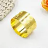 Estilo Caliente Europeo y Americano Decoración Sencilla de Hotel Anillo Tablero de Ajedrez Oro y Plata Hebilla Cerrada para Servilleta Fabricante de Anillos para Servilletas Venta al por Mayor