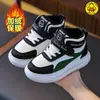 Zapatos de caña alta para niñas 2025 Tenis cálidos de terciopelo para niños Invierno Zapatos para niños de cuero antideslizantes resistentes al desgaste Impermeables y cálidos