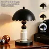 Juego de decoración de escritorio de alta gama para sala de estar y dormitorio, creando una decorativa y atmosférica foto de marco minimalista en blanco y negro estilo francés con alto valor estético.