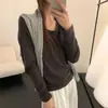 Camiseta de Manga Larga con Cuello en U de 6 Colores Mousse Cashmere para Mujer, Estilo Nuevo de Otoño 26, Holgada, Casual, Versátil, Sencilla, Camiseta Básica Suave