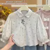 Nova coleção de outono: Algodão puro, camisa estilo boneca com estampa floral por toda parte para meninas, blusa estilosa para bebês meninas, camisa infantil moderna, roupas infantis
