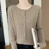 Dropshipping transfronterizo otoño e invierno nuevo estilo suéter de punto de cable para mujer, moderno, suave y acogedor, cuello redondo con botones, alto número de hilos, alta densidad, color liso